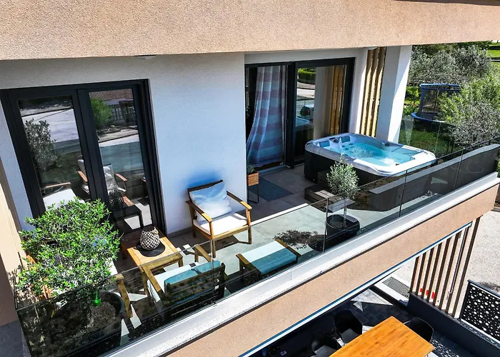 Luma Luxury Apartment With Jacuzzi