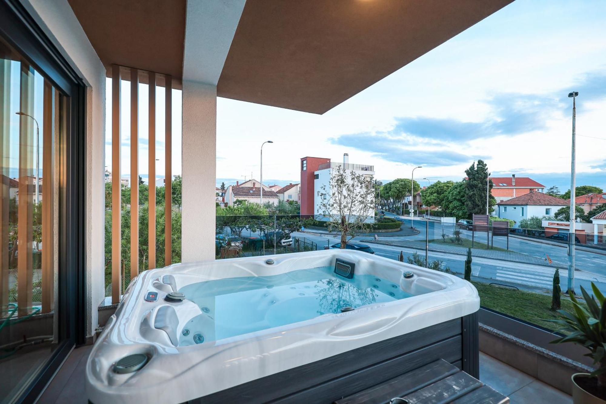 Luma Luxury With Jacuzzi Apartament *