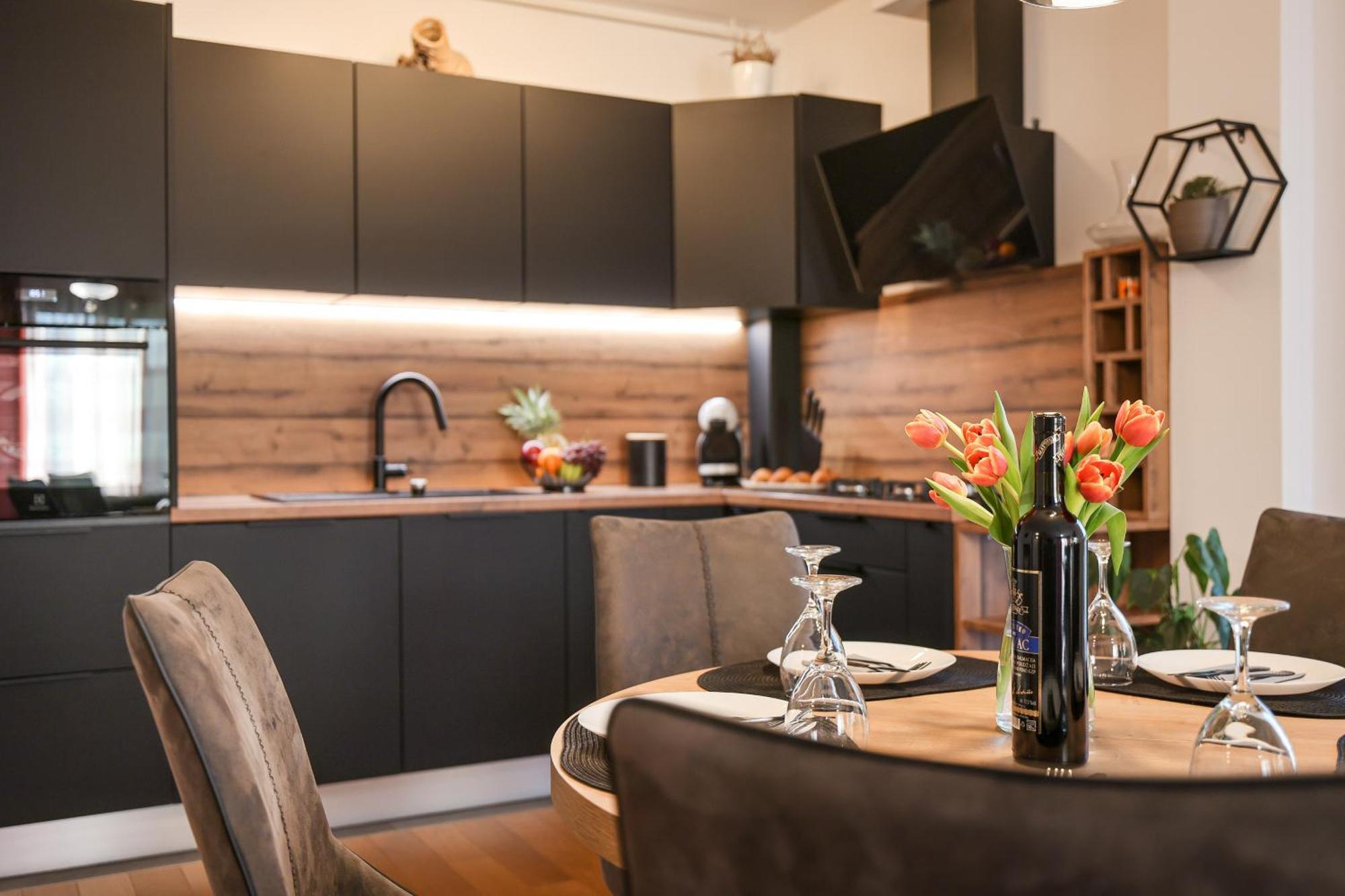 Luma Luxury With Jacuzzi Apartment